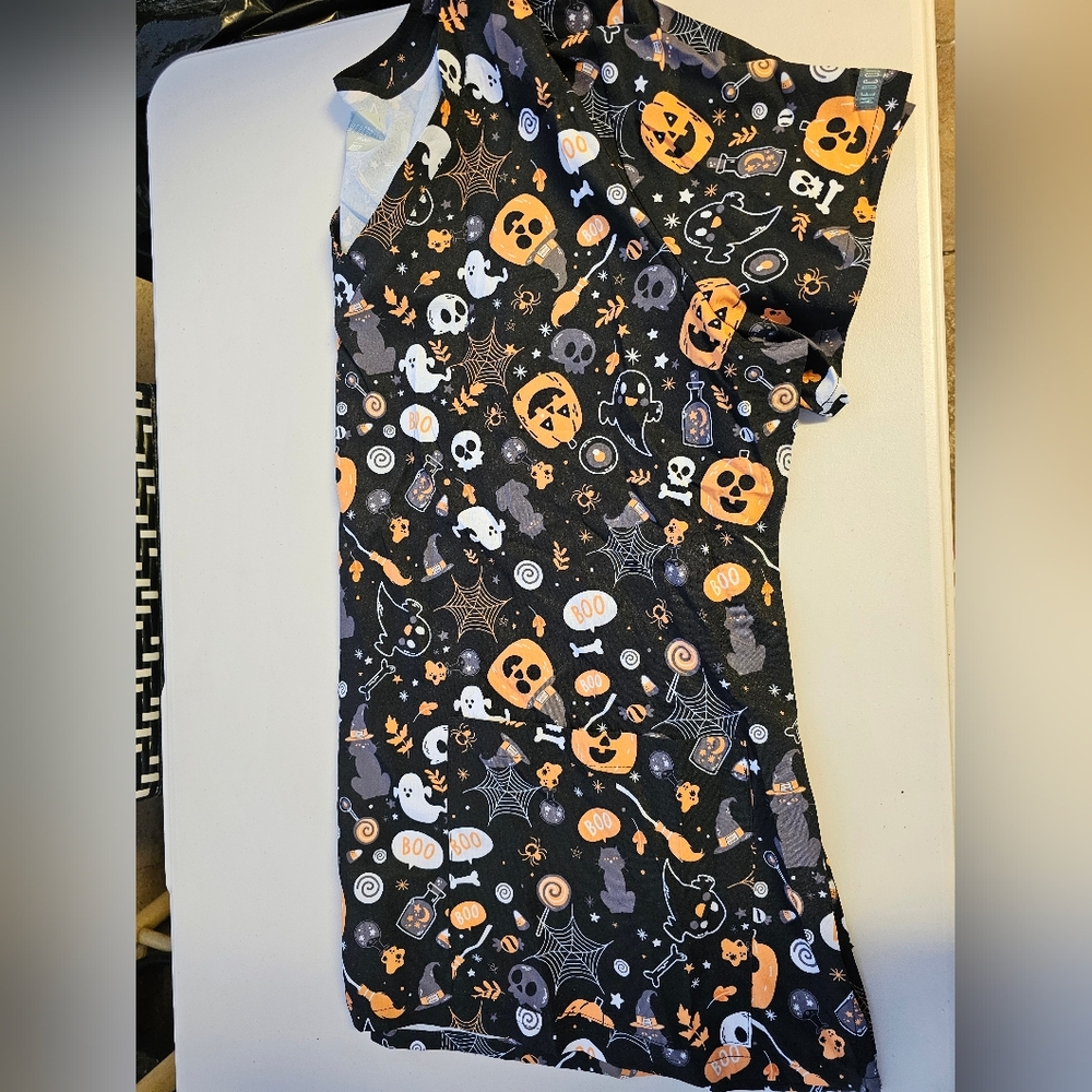 Halloween Themed Women's Scrub Top 3X
